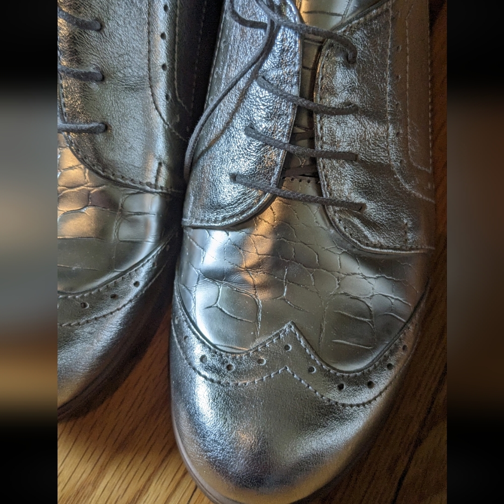Cool Handcrafted Shoes - Picture 3 of 6